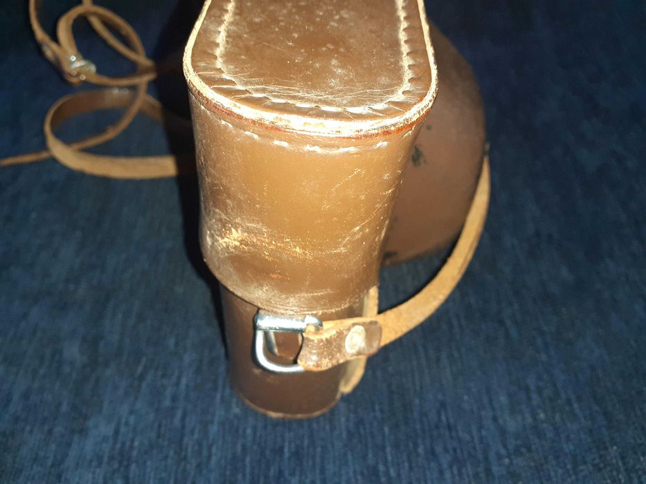 Кафяв калъф от естествена кожа за фотоапарат с презрамка Zenith Зенит