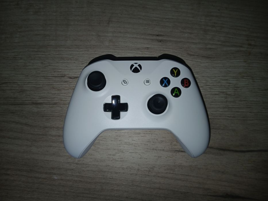Vănd Consolă Xbox One S 1 TB