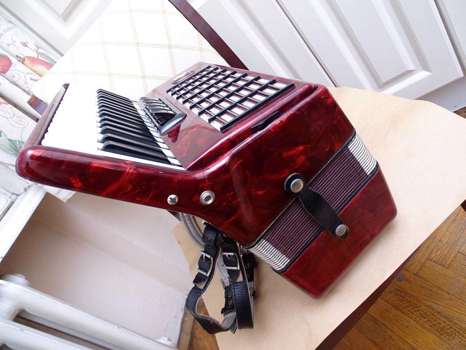 Акордеон Велтмайстер Стела 60 баса