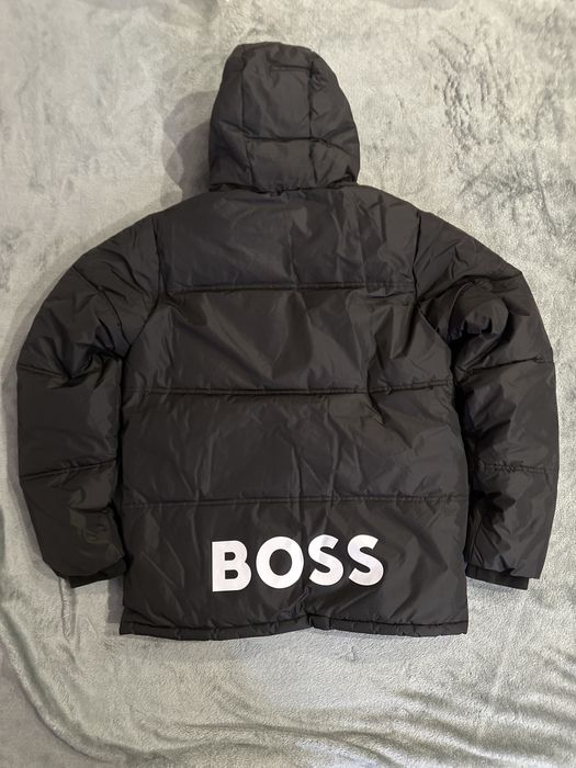 Куртка Boss 16лет