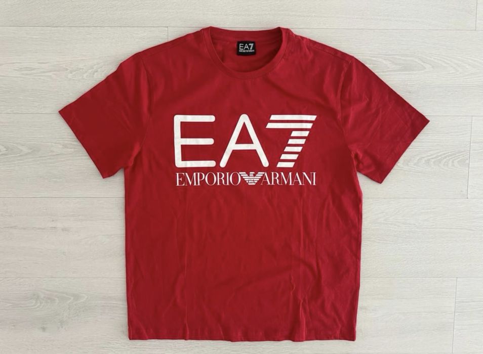 Футболка EA7.   .