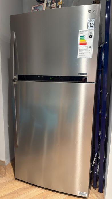 Продам Холодильник LG