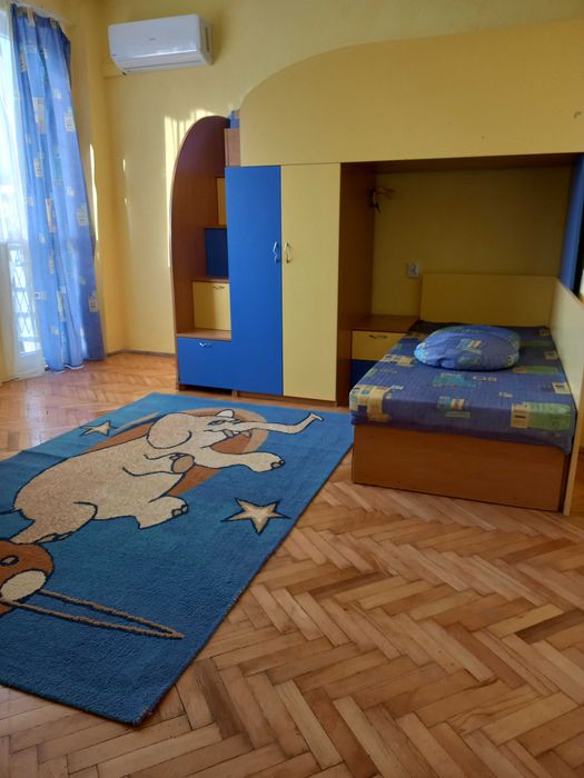 Дава се под наем Тристаен апартамент в Добрич, Център - 80 кв.м за 407.49 € - Снимка #3