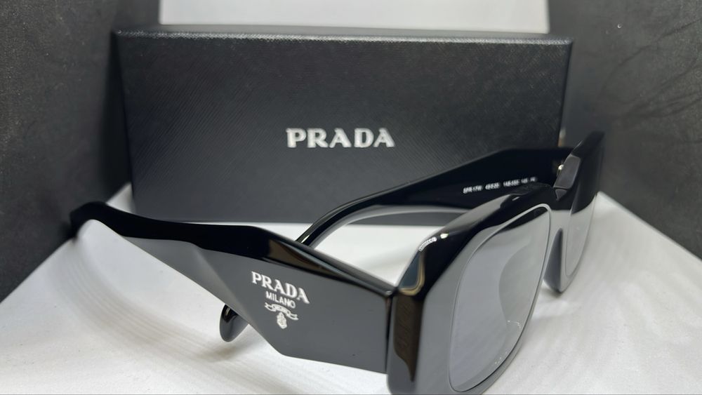 Слънчеви очила Prada