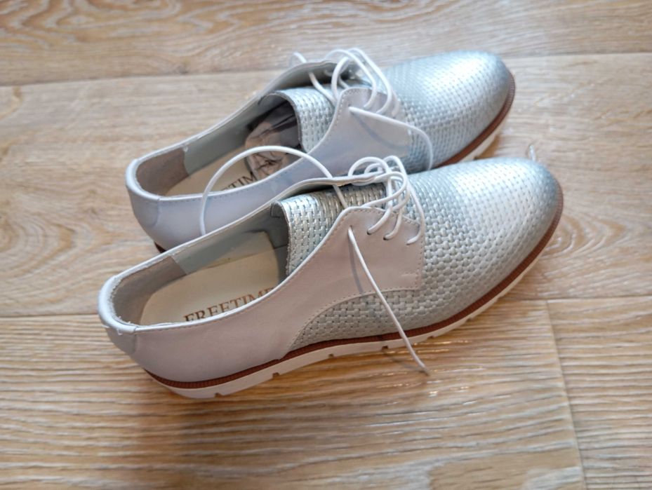 Дамски пролетни обувки