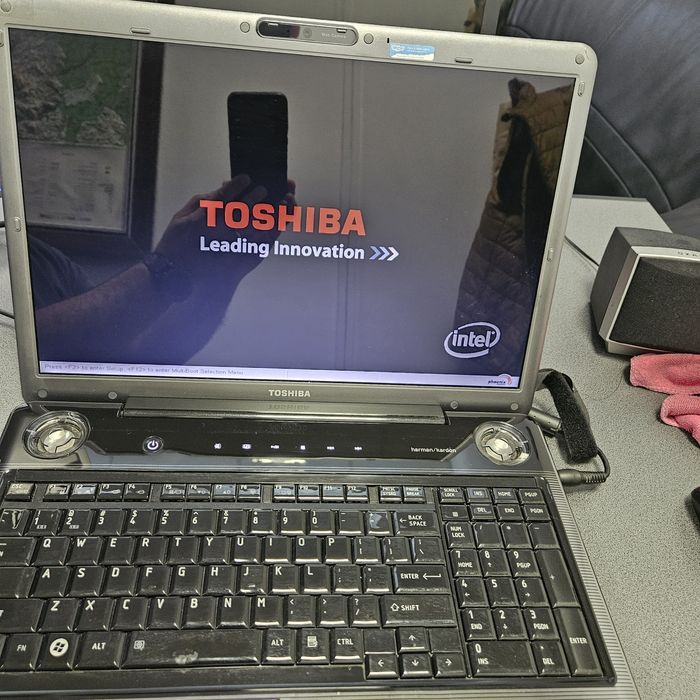 Laptop thosiba satellite