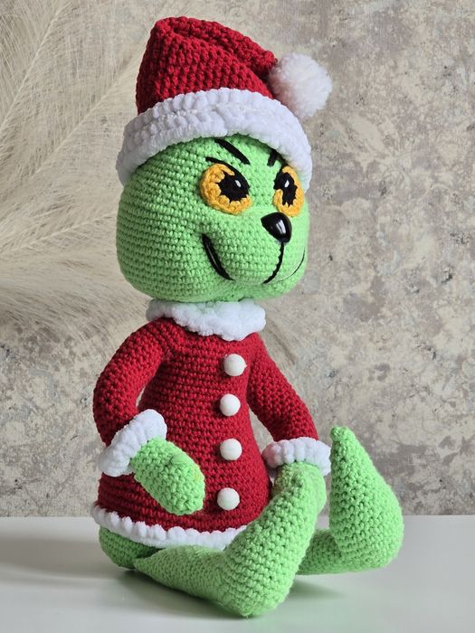 Мрачно сладък Гринч – ръчно плетена играчка