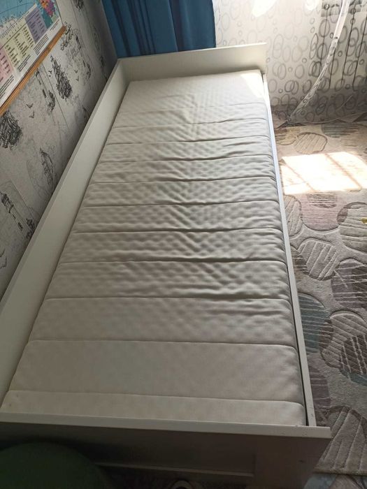 Продам кровать IKEA с матрасами