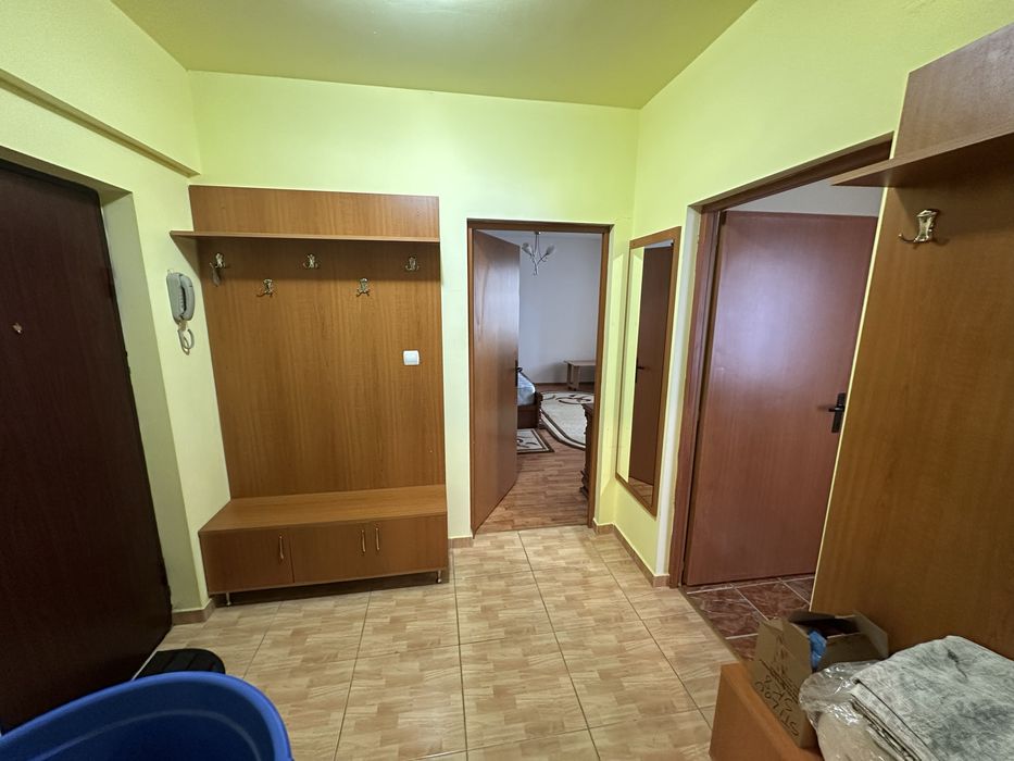 Apartament cu o cameră de închiriat.