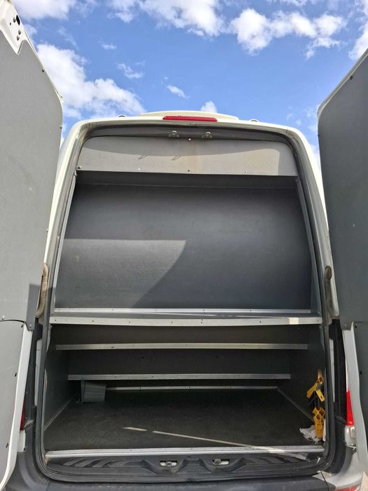 Microbuz Mercedes Sprinter 20 locuri