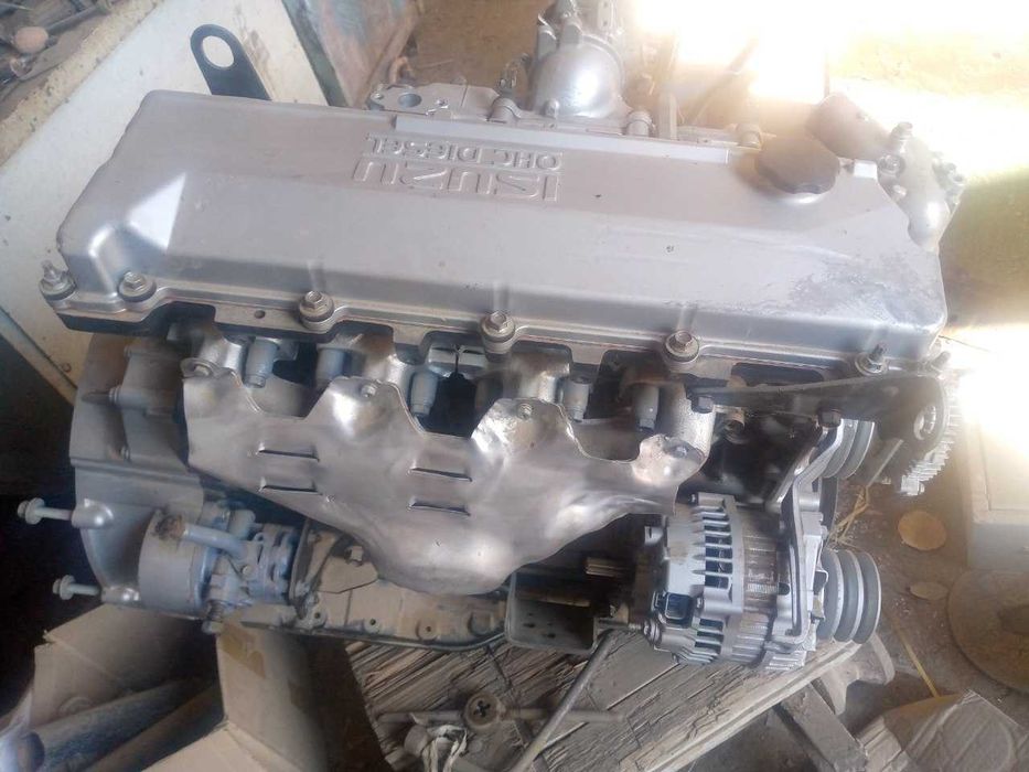Двигател Исузи автобус (СНЖ) + коробка