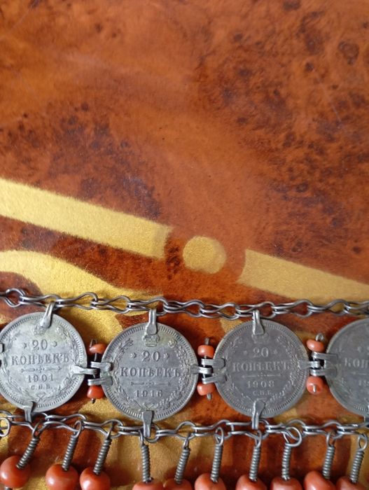Бижутерия из старынных монет
