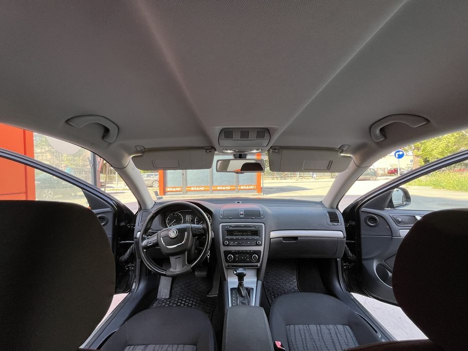 Шкода Октавия 1.8