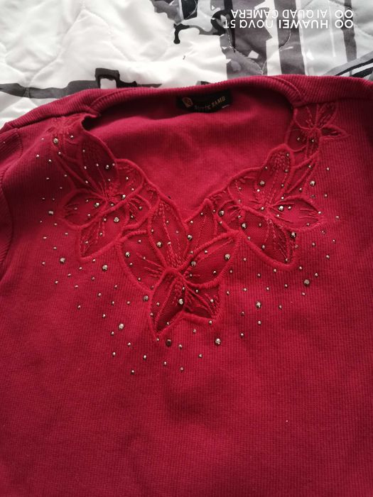 Блуза в черно и червено