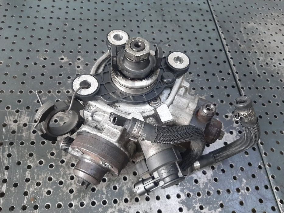 pompa inalta d5204t7 2.0 d  volvo xc60  2013  0445010681