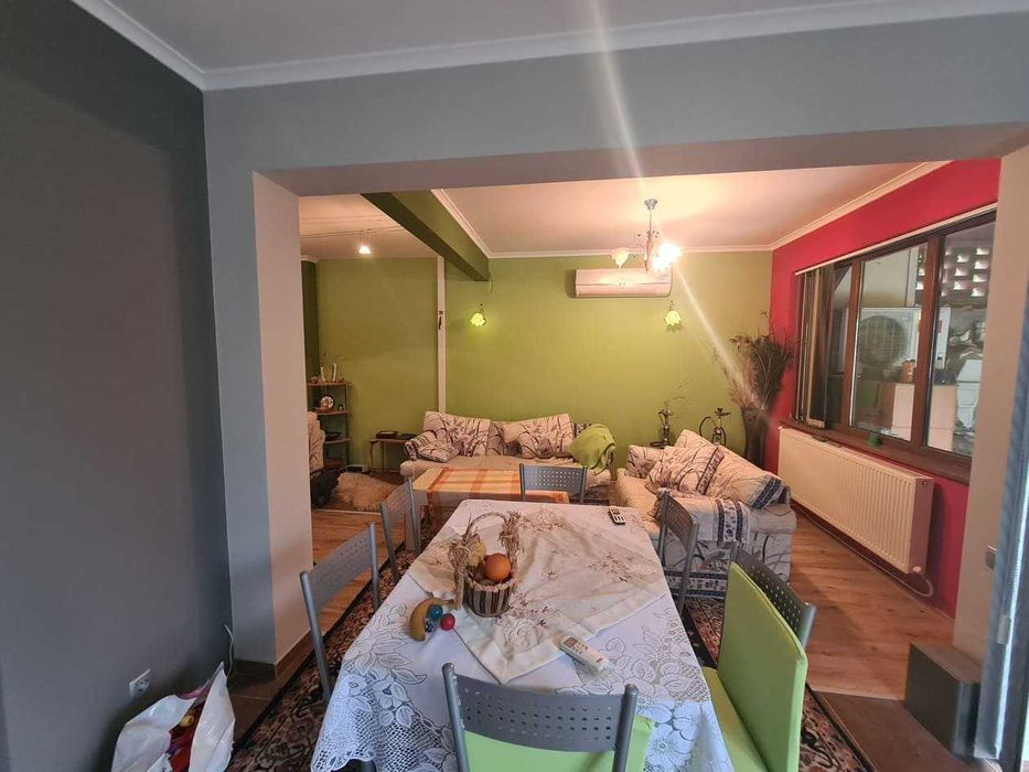 Двуетажна къща в кв.Кенана,град Хасково