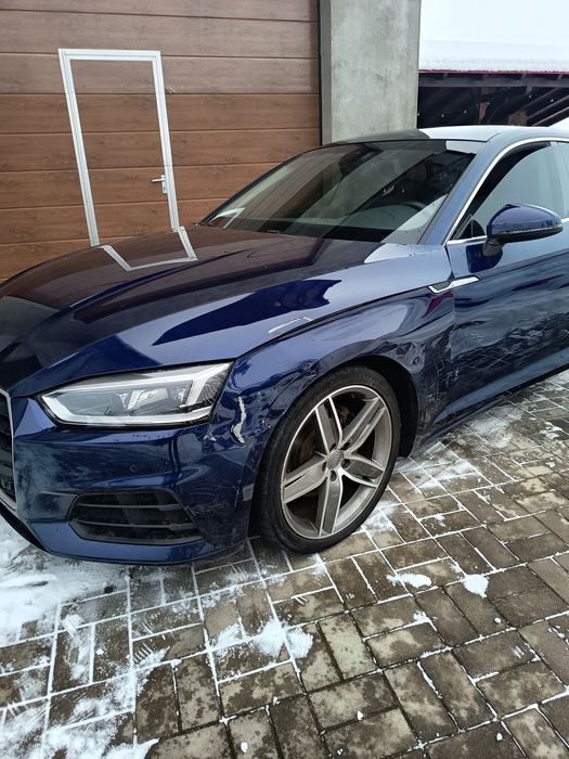 Audi A5 Ultra S-tronic usor avariata(partea stanga)