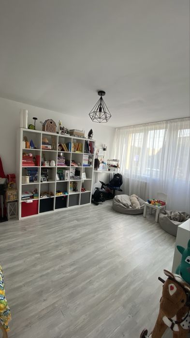 Vând apartament 2 camere decomandat, Calea București, zona Institut