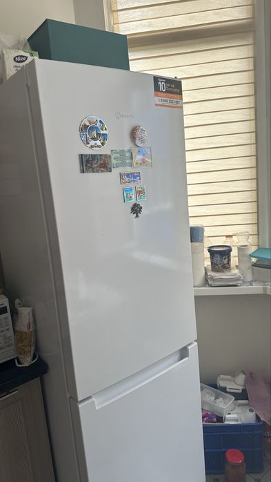 Холодильник indesit