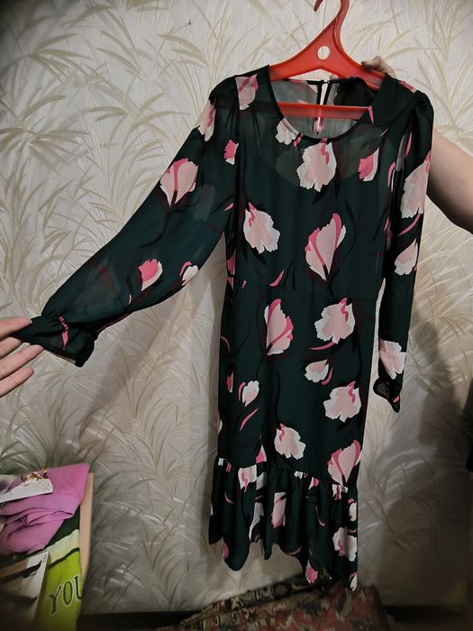 Продам платья размер 48р