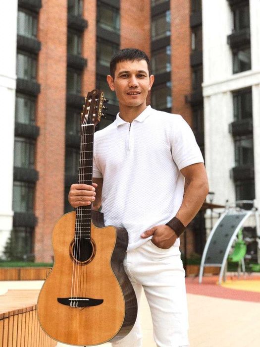 Гитарист, вокалист