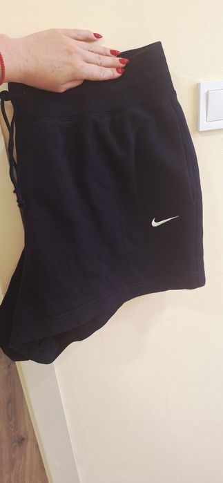 Къси панталони Nike- XL размер 10€