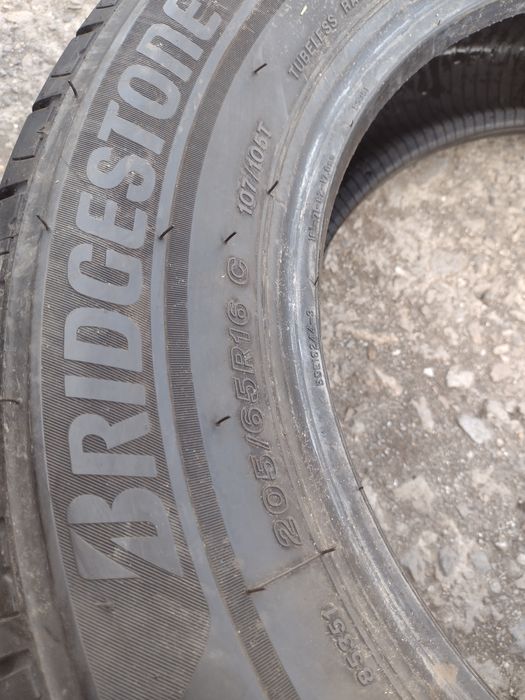 Почти нови 2бр.205/65/16С Bridgestone Van Eliten dot0823