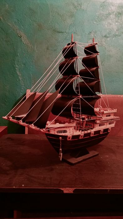 Корабль сувенирный