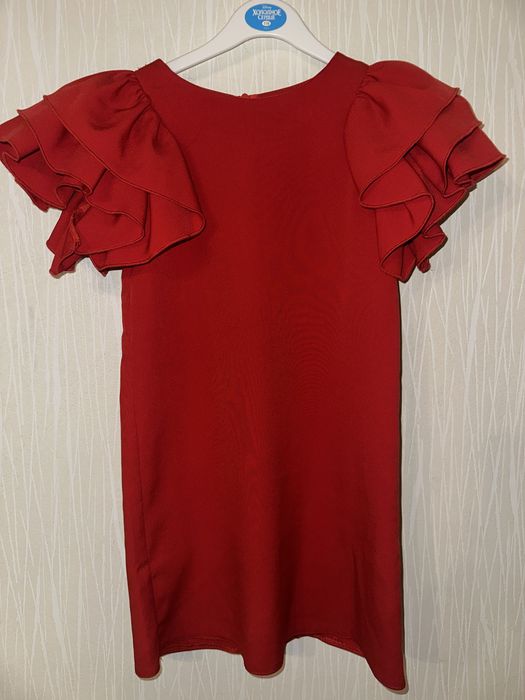 Красное платье на девочку