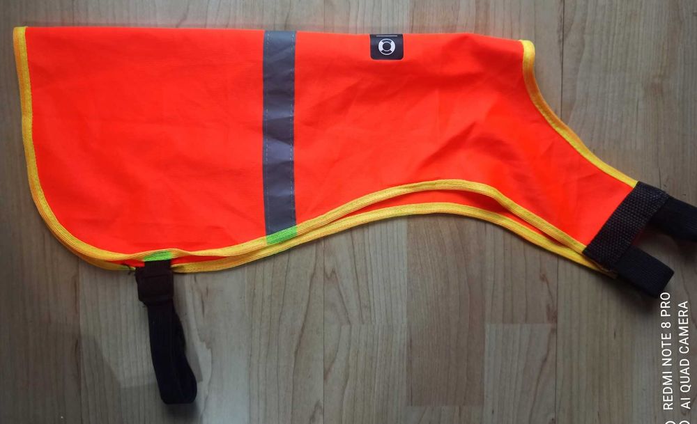 Нова светлоотразителна жилетка и футболна дреха куче среден размер М