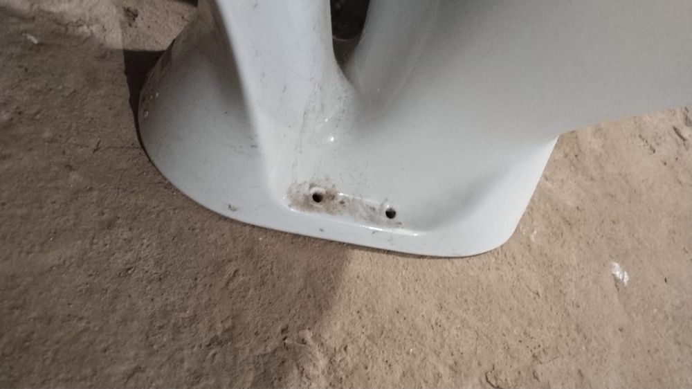 продам унитаз с бочком