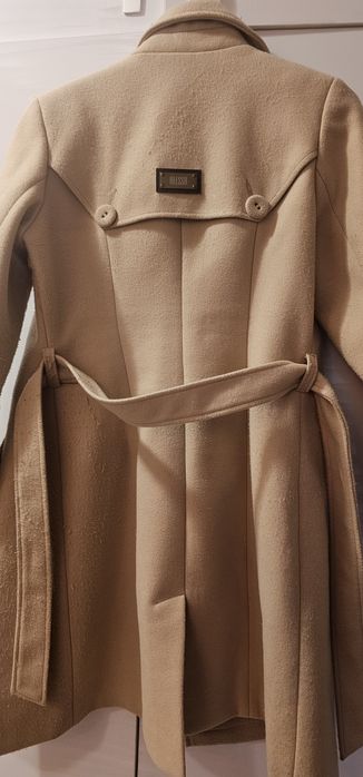 Палто  Alessa
M размер
С нормални следи от употреба
85€