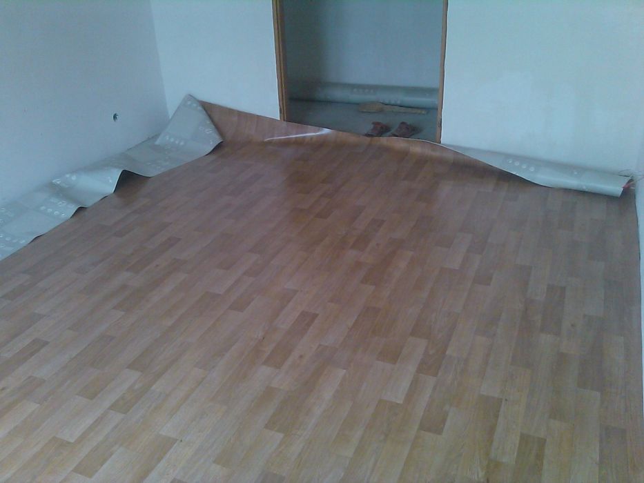 Профессиональная укладка линолеума