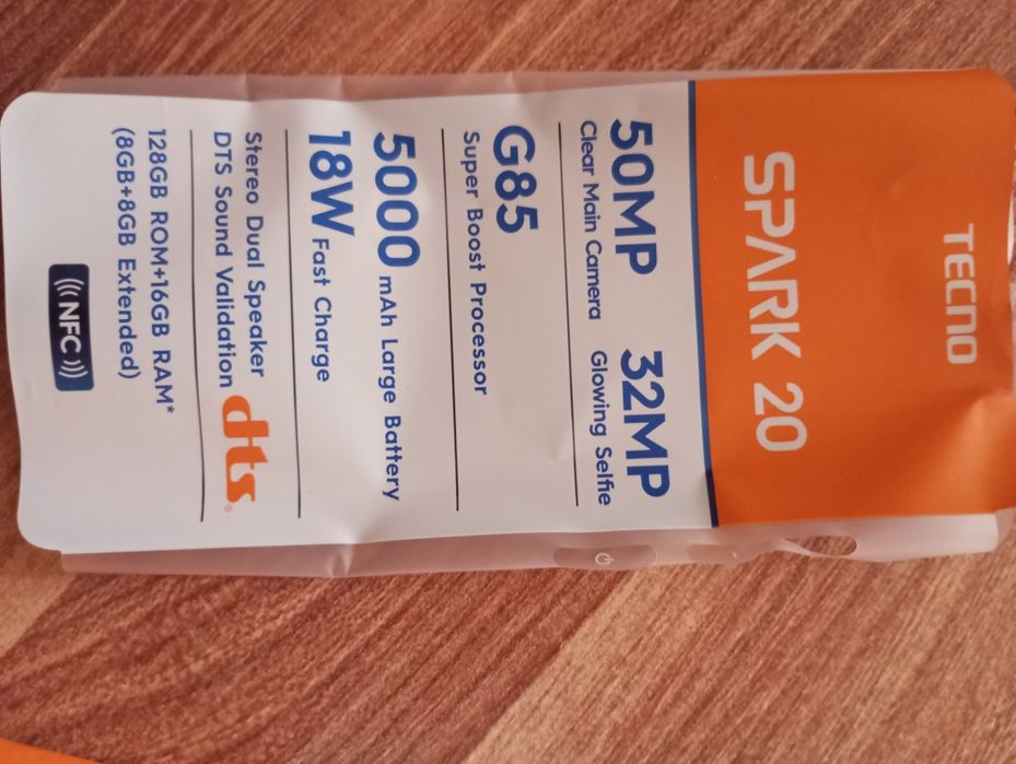 Продам смартфон Tecno Spark 20