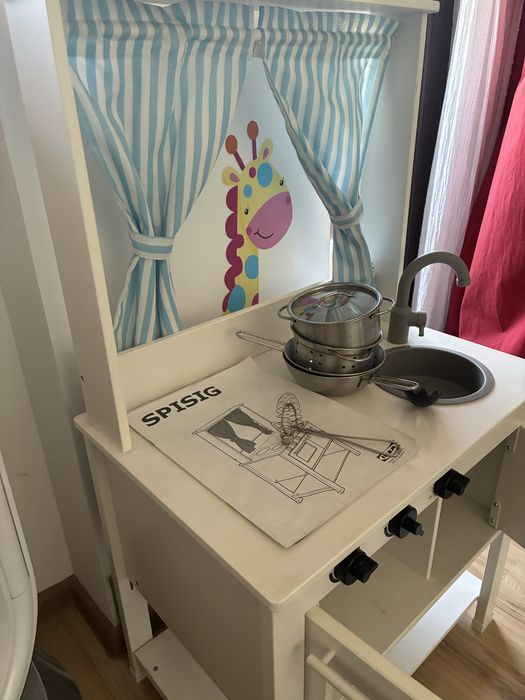 Bucatarie copii IKEA. + Set ustensile + set vase