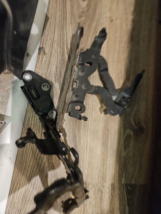 Панти за преден капак за Mercedes CLS 2016god