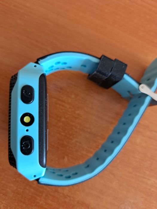 Детски смарт часовник HQwear S528, реален GPS чип тракер,камера, Фенерче, SOS бутон, син