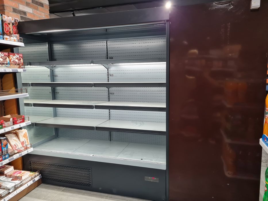 Крайстенна хладилна витрина с вграден хладилен агрегат