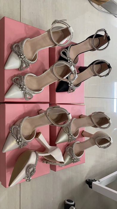 Mach Mach va Versace tuflilar sotiladi