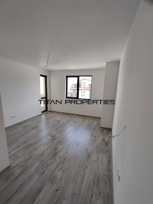 Продава се Двустаен апартамент в Бургас, Долно Езерово - 75 кв.м за 2027 €/кв.м - Снимка #6