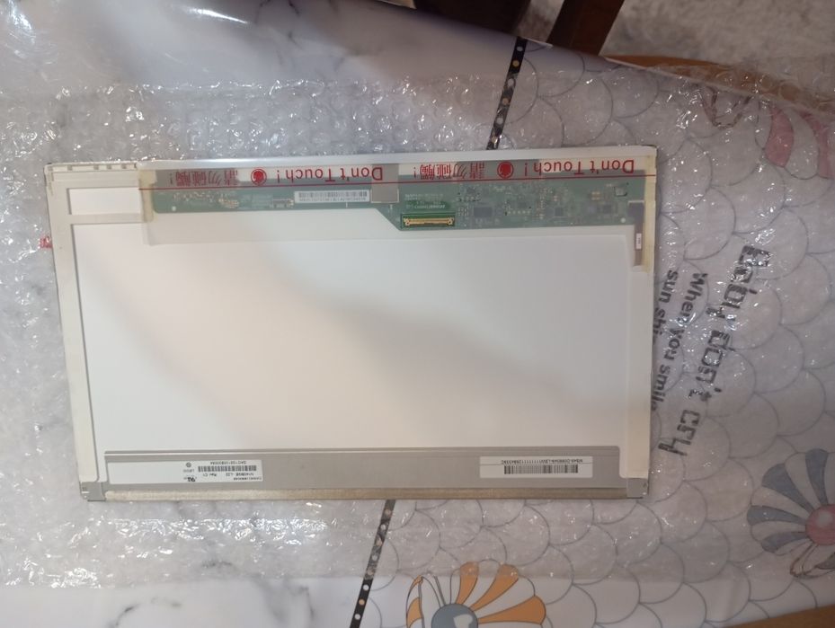 Дисплей для ноутбука