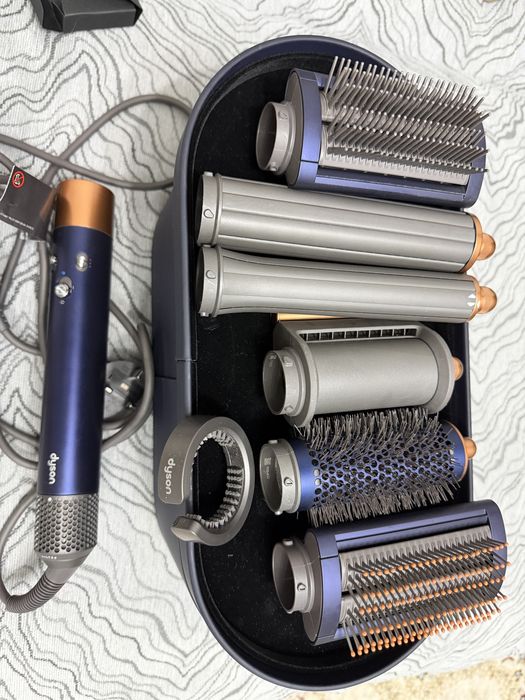 Дайсон оригинал почти новый