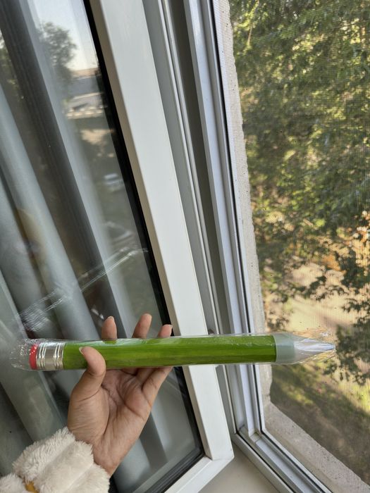 Продам большой китайский карандаш.