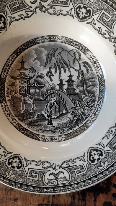 чиния порцеланова черно/бял печат Yeddo U&C Sarreguemines диам. 22 см