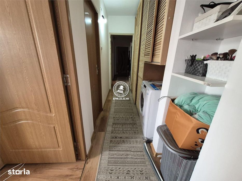 Apartament 3 camere de vanzare Alexandru cel Bun