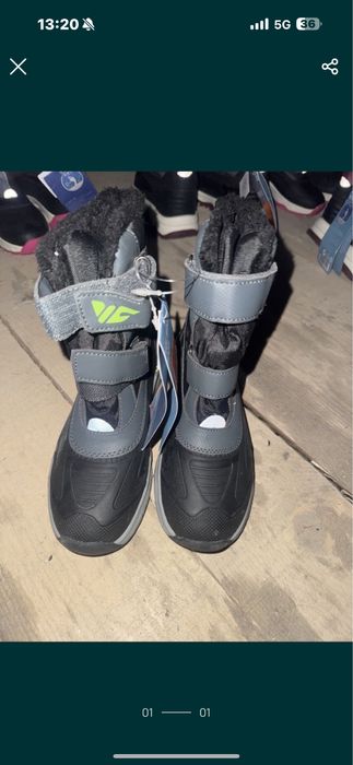 Nr 28 si 34 ghete impermeabile