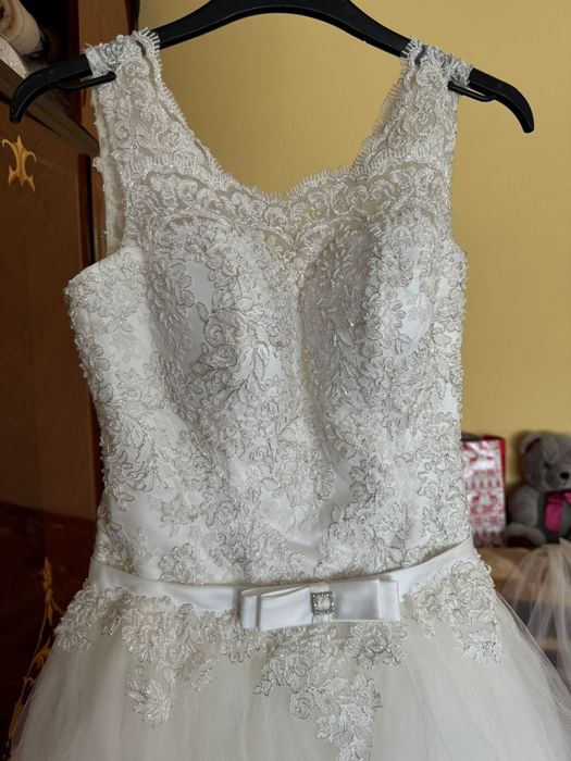 Vând rochie de mireasă