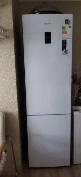 Холодильник  Samsung