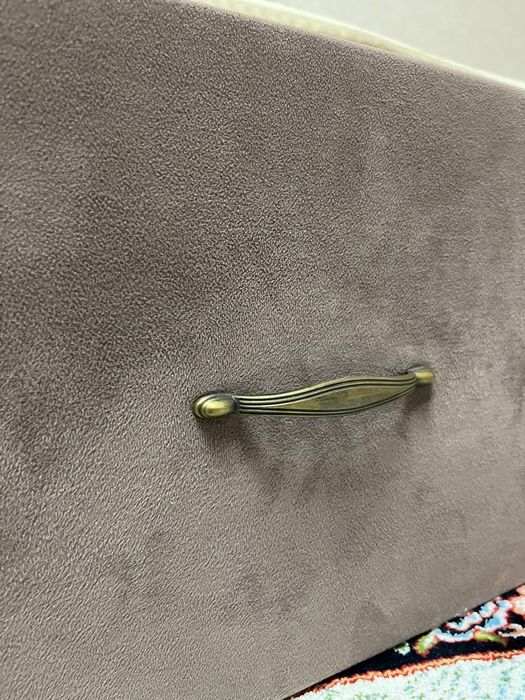 Диван в хорошем состоянии.