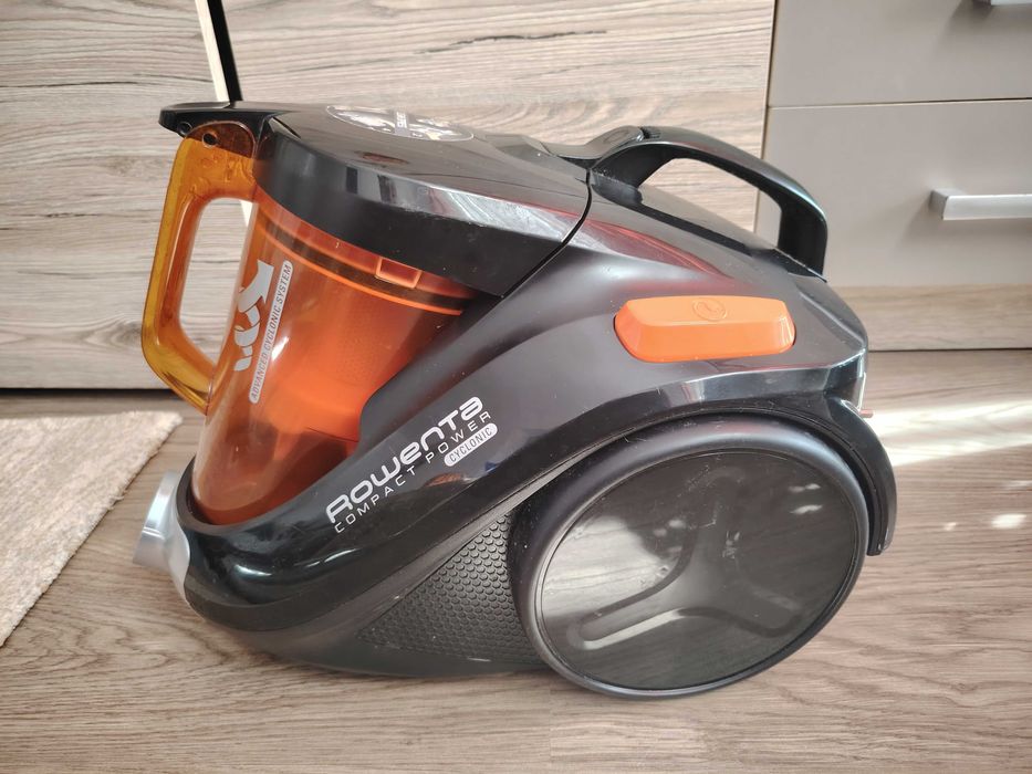 Aspirator fara sac Rowenta Compact Power Cyclonic , 750 w , defect